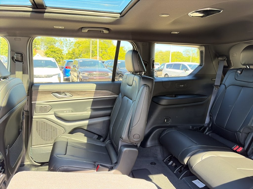 2027 Jeep Grand Cherokee L Limited