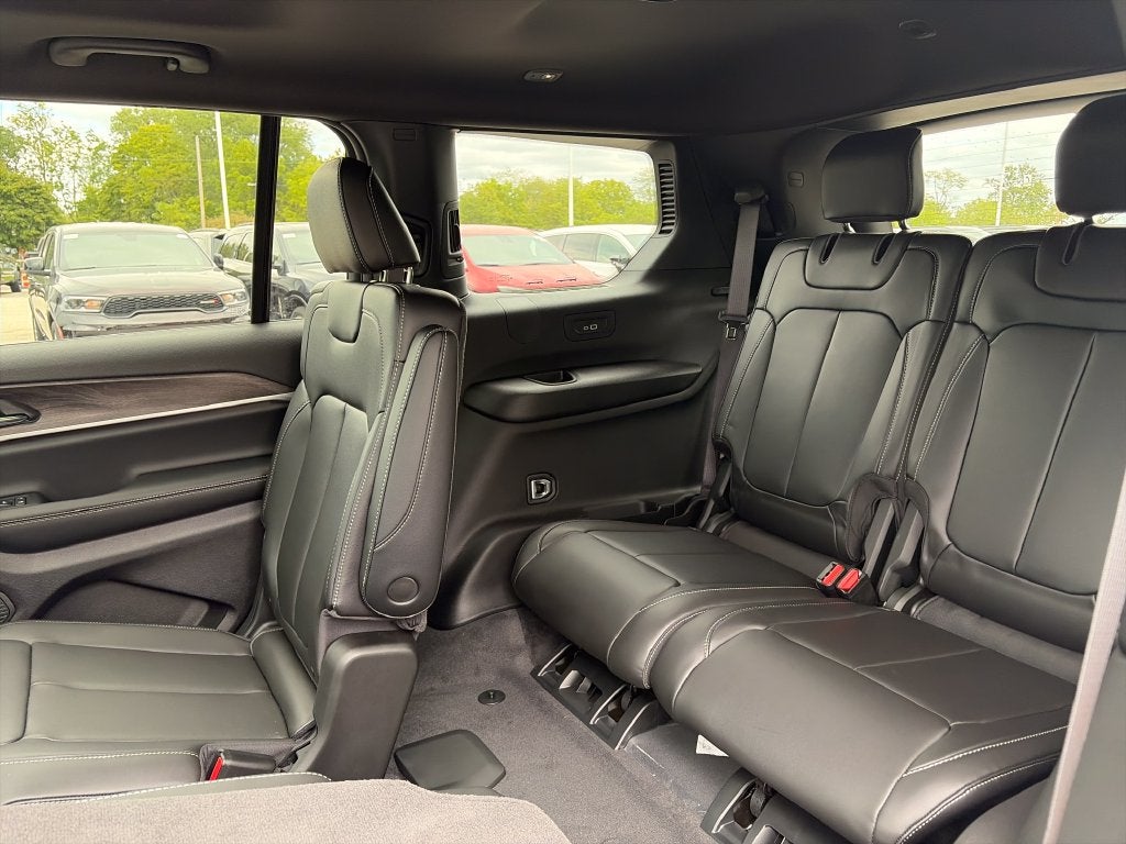 2027 Jeep Grand Cherokee L Limited