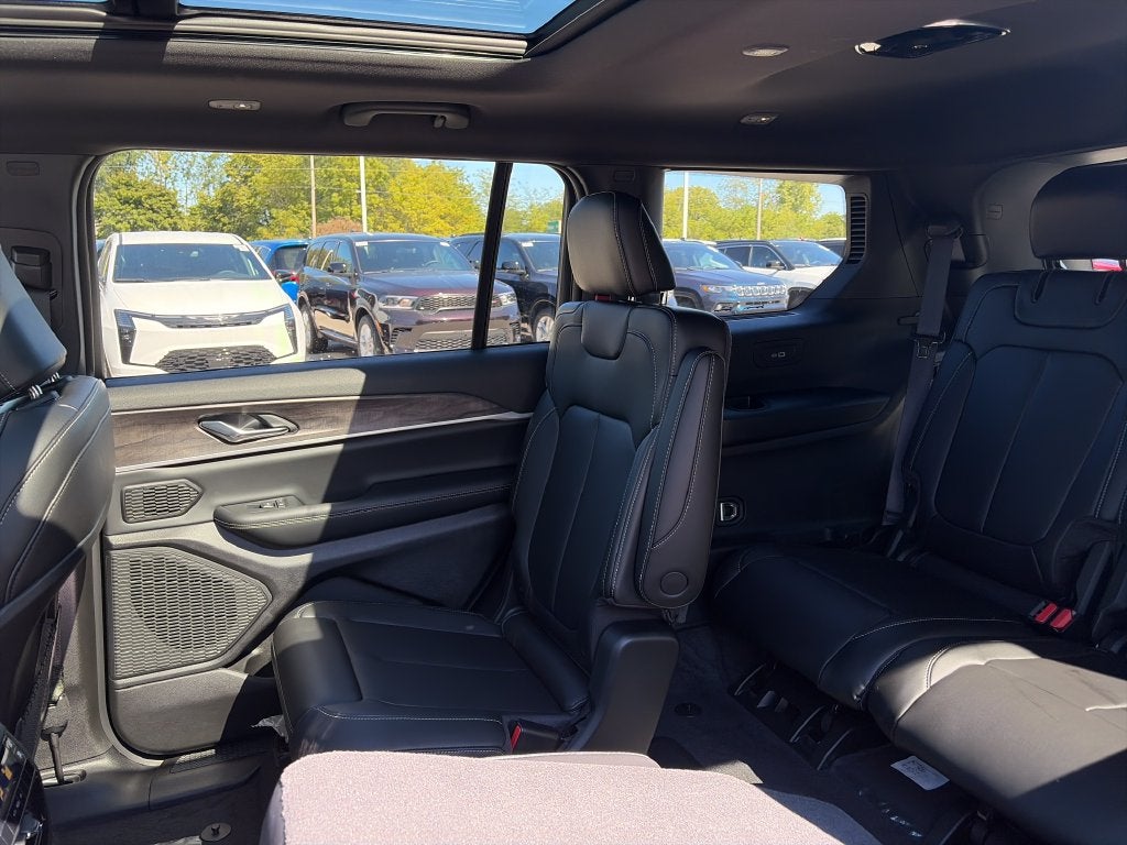 2027 Jeep Grand Cherokee L Limited