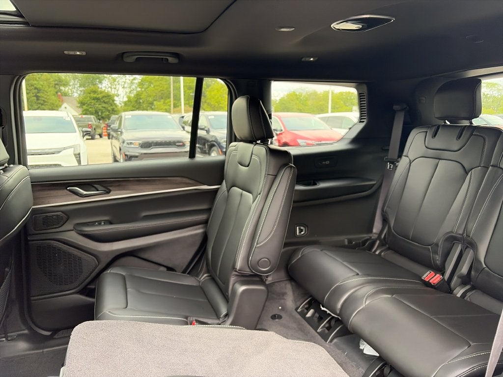 2027 Jeep Grand Cherokee L Limited