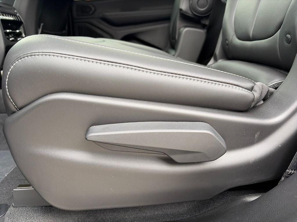 2027 Jeep Grand Cherokee L Limited