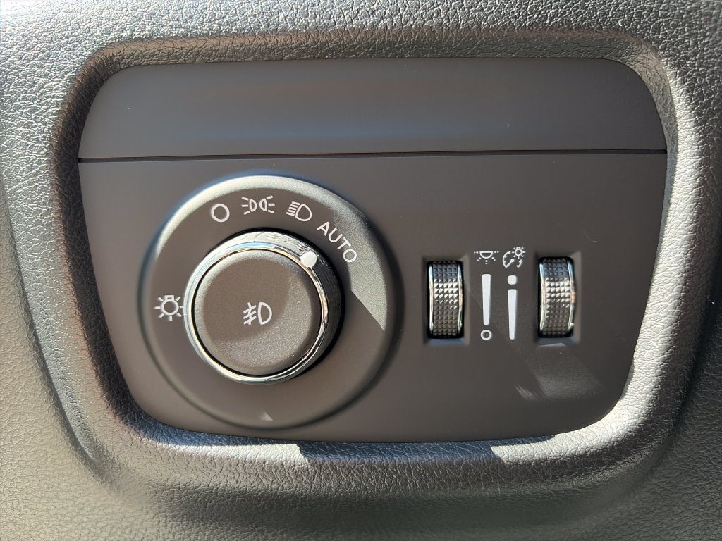 2027 Jeep Grand Cherokee L Limited Reserve