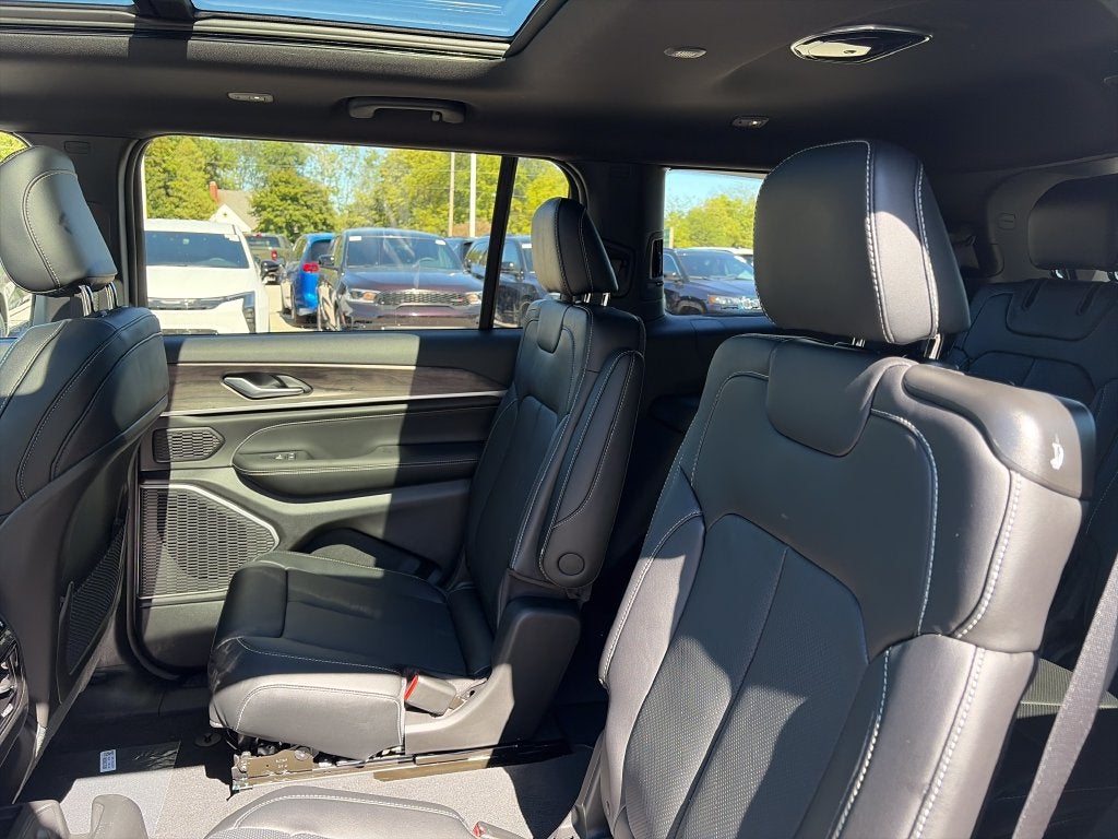 2027 Jeep Grand Cherokee L Limited Reserve