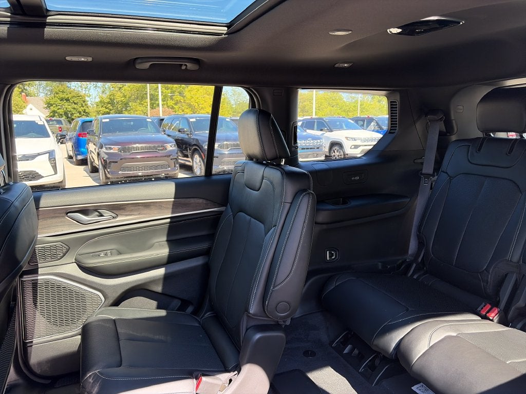 2027 Jeep Grand Cherokee L Limited Reserve