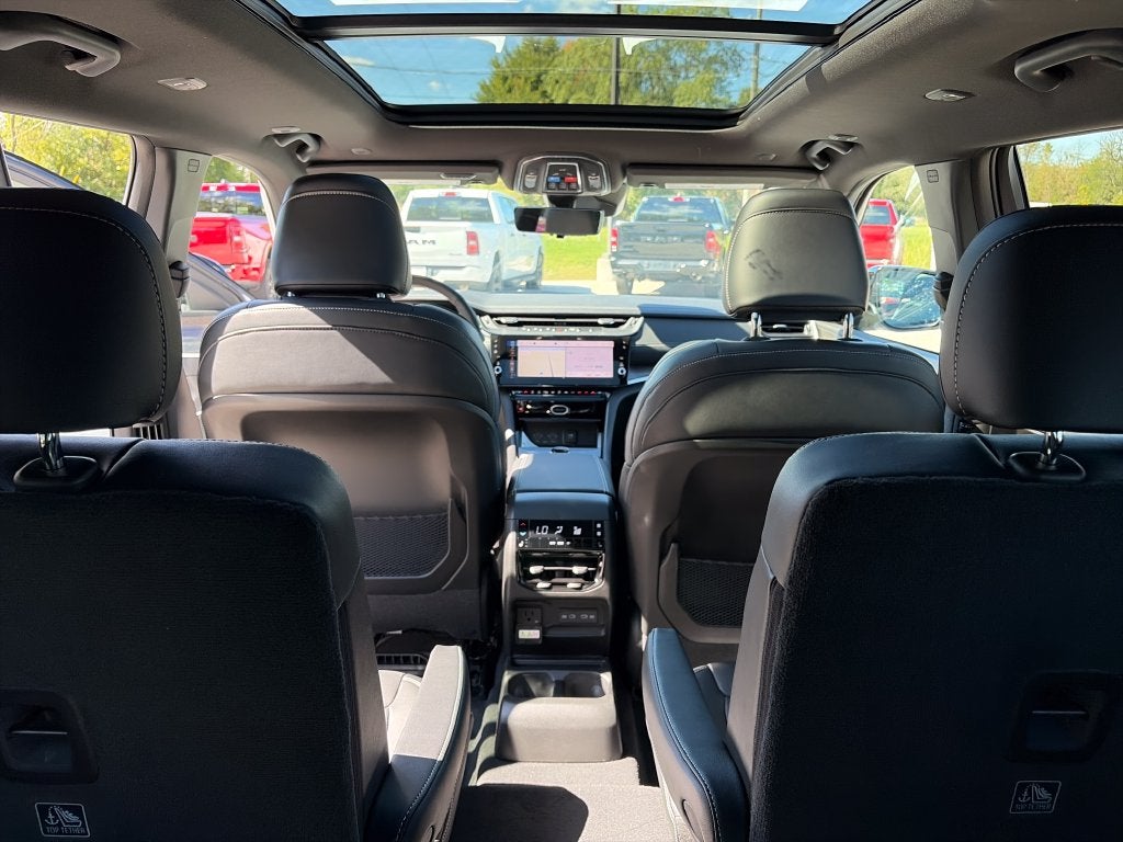 2027 Jeep Grand Cherokee L Limited Reserve