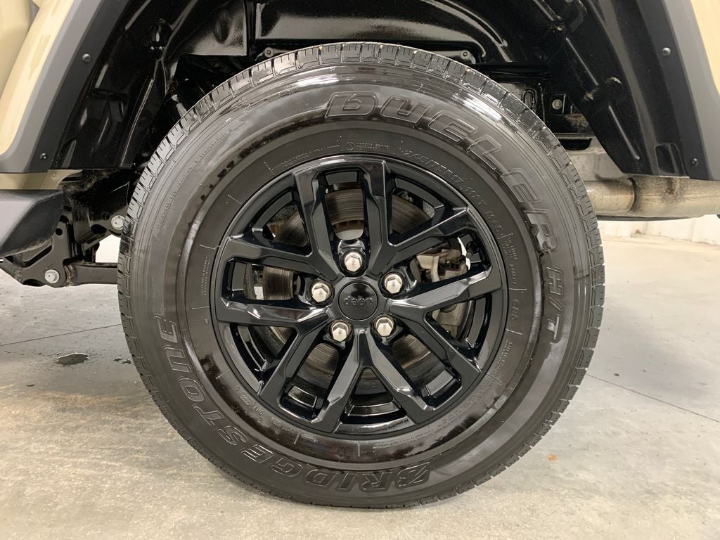 2022 Jeep Gladiator Altitude photo 3