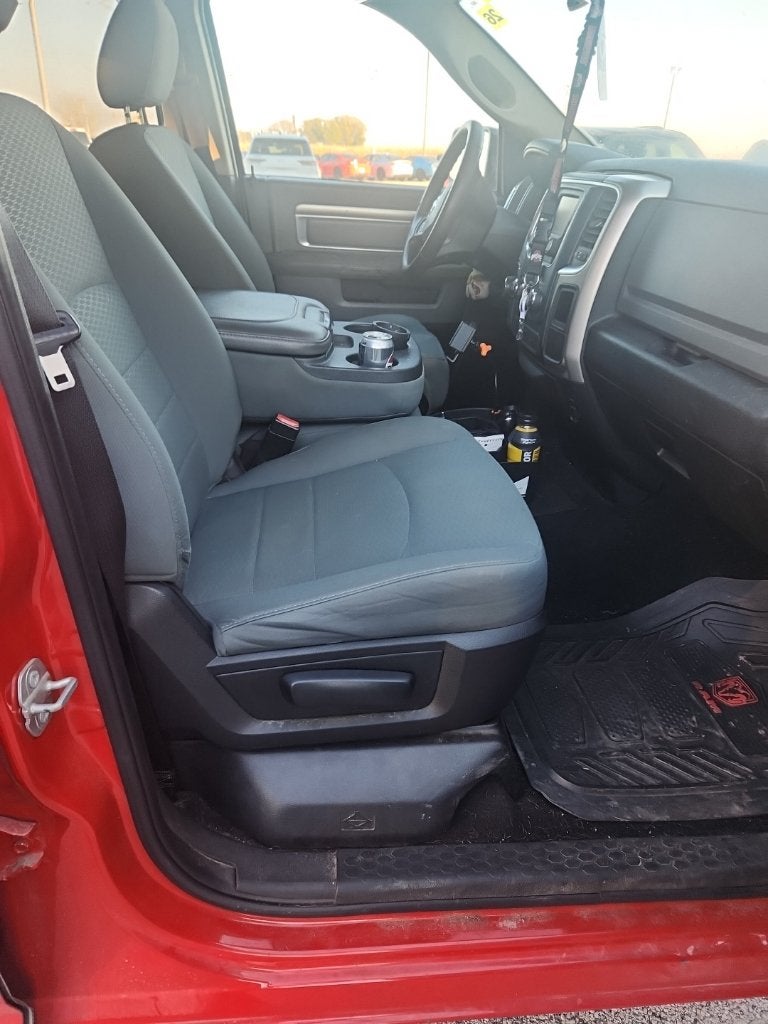 2016 RAM 1500 SLT