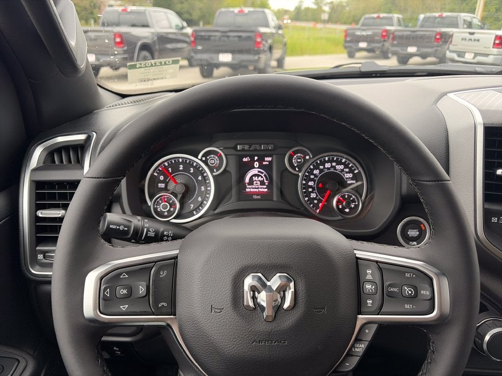 2027 RAM 1500 Big Horn/Lone Star