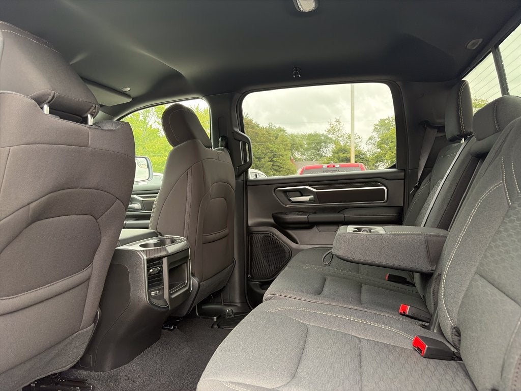 2027 RAM 1500 Big Horn/Lone Star