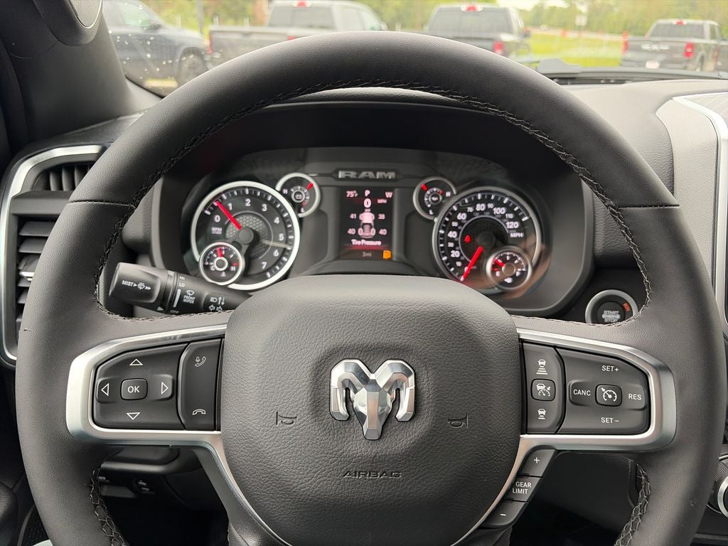 2027 RAM 1500 Big Horn/Lone Star
