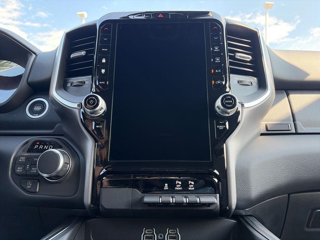 2027 RAM 1500 Big Horn/Lone Star