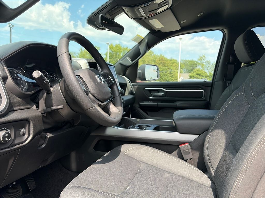 2027 RAM 1500 Big Horn/Lone Star