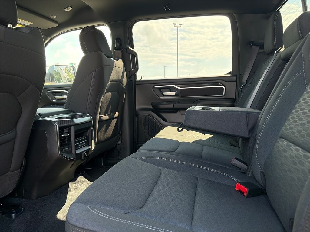 2027 RAM 1500 Big Horn/Lone Star