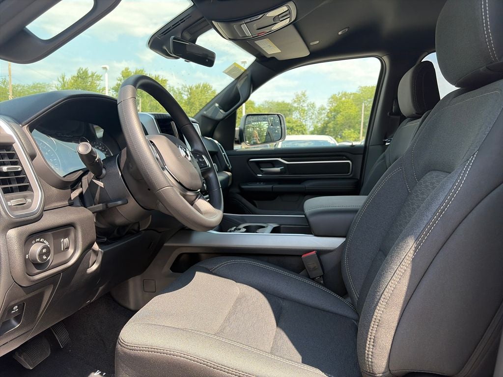 2027 RAM 1500 Big Horn/Lone Star