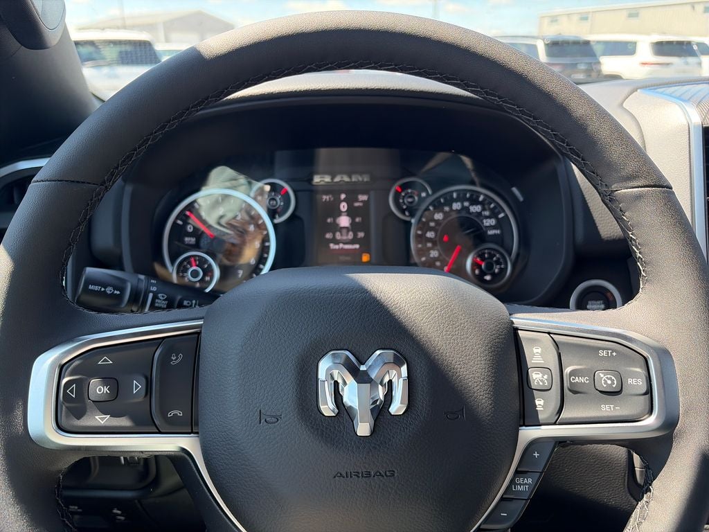 2027 RAM 1500 Big Horn/Lone Star