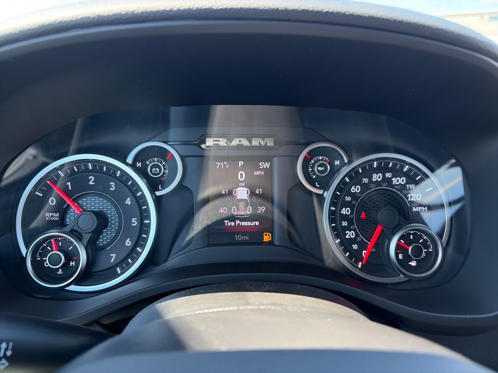 2027 RAM 1500 Big Horn/Lone Star
