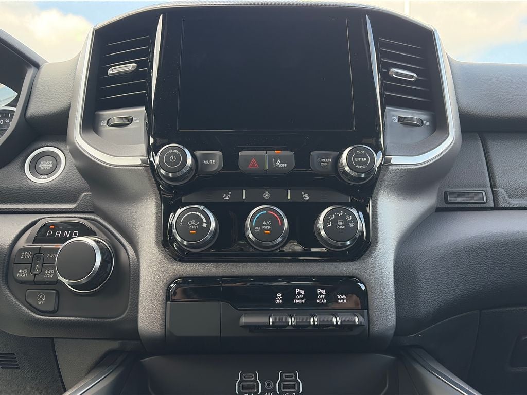 2027 RAM 1500 Big Horn/Lone Star