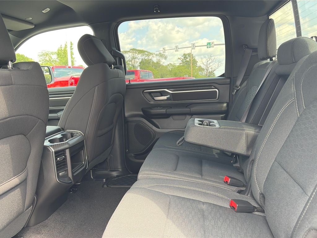 2027 RAM 1500 Big Horn/Lone Star
