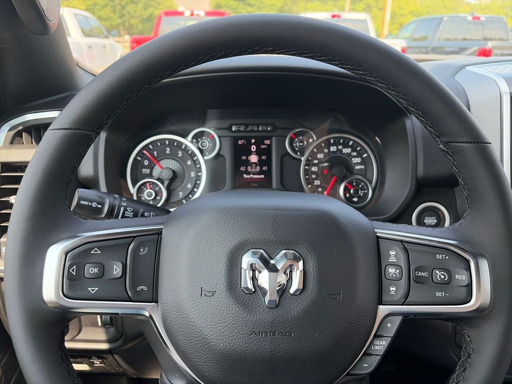 2027 RAM 1500 Big Horn/Lone Star