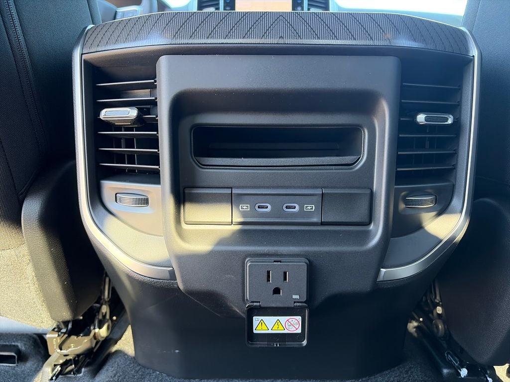 2027 RAM 1500 Big Horn/Lone Star