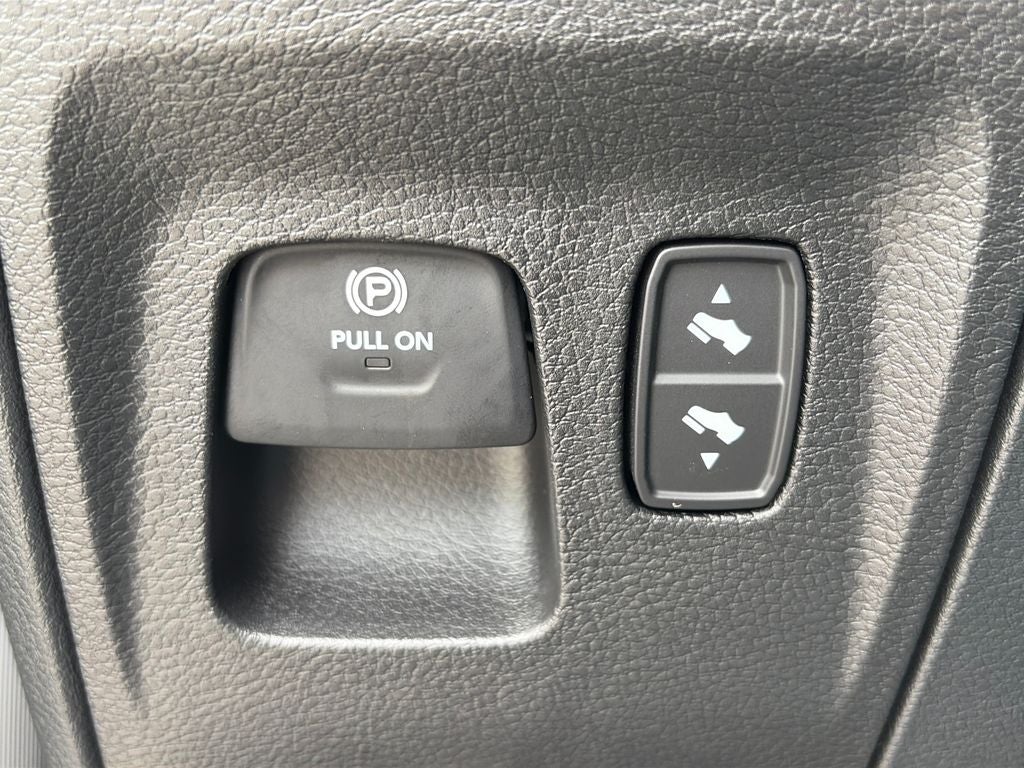2027 RAM 1500 Big Horn/Lone Star