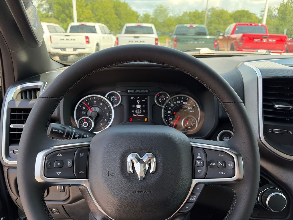 2027 RAM 1500 Big Horn/Lone Star