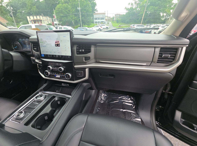 2023 Ford Expedition XLT