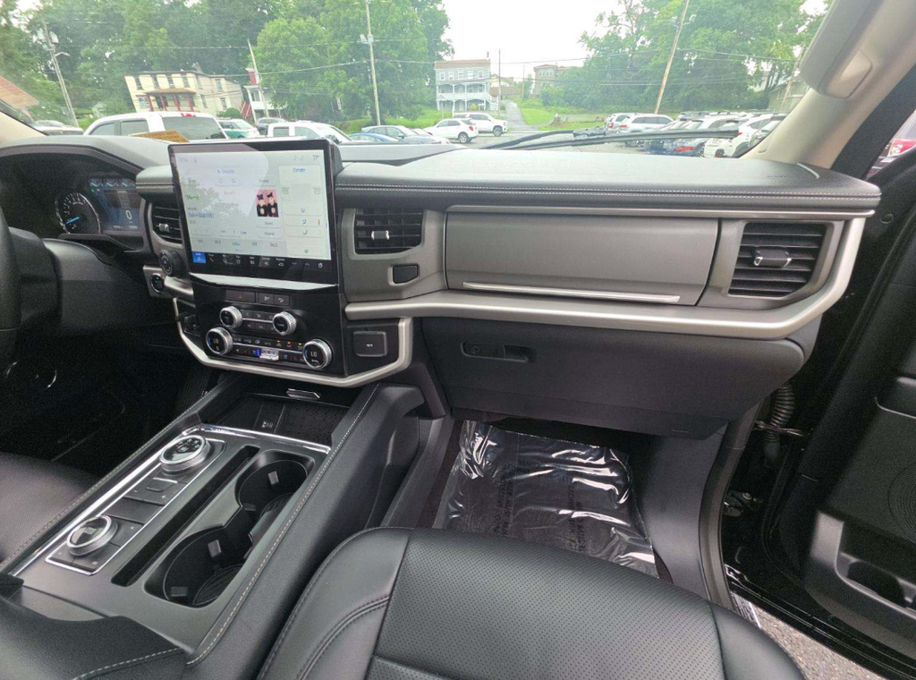 2023 Ford Expedition XLT
