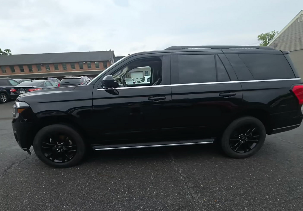 2023 Ford Expedition XLT