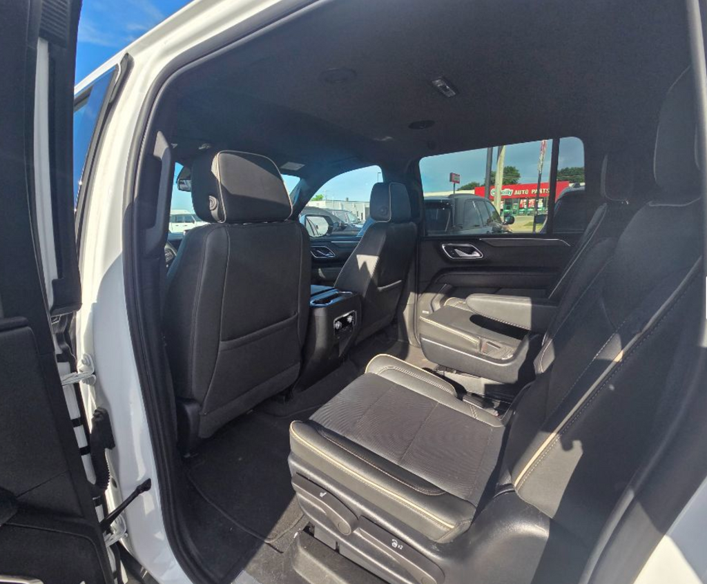 2023 GMC Yukon XL SLT