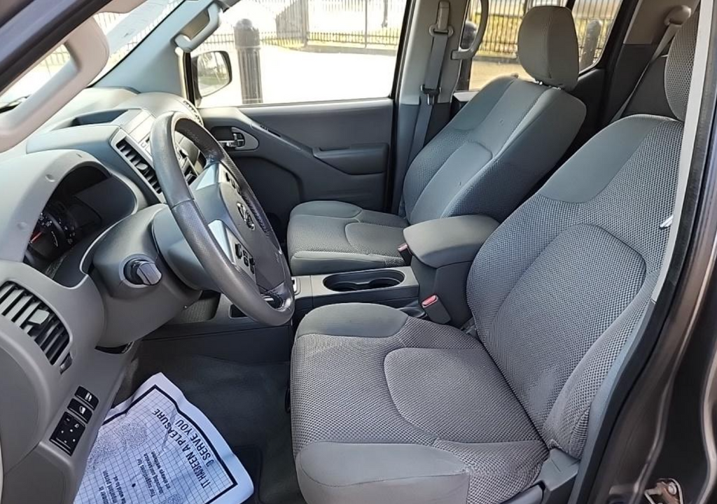 2016 Nissan Frontier SV