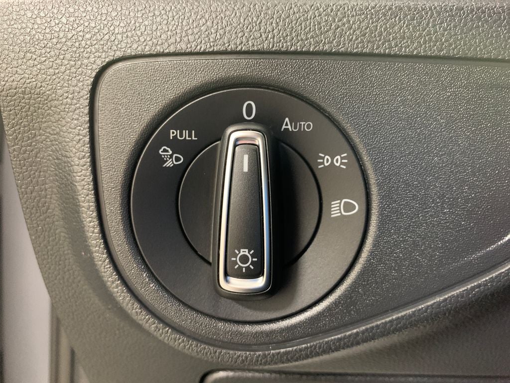 2022 Volkswagen Atlas Cross Sport 2.0T SEL R-Line