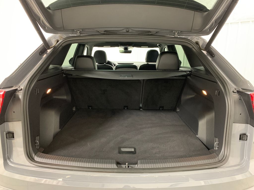 2022 Volkswagen Atlas Cross Sport 2.0T SEL R-Line