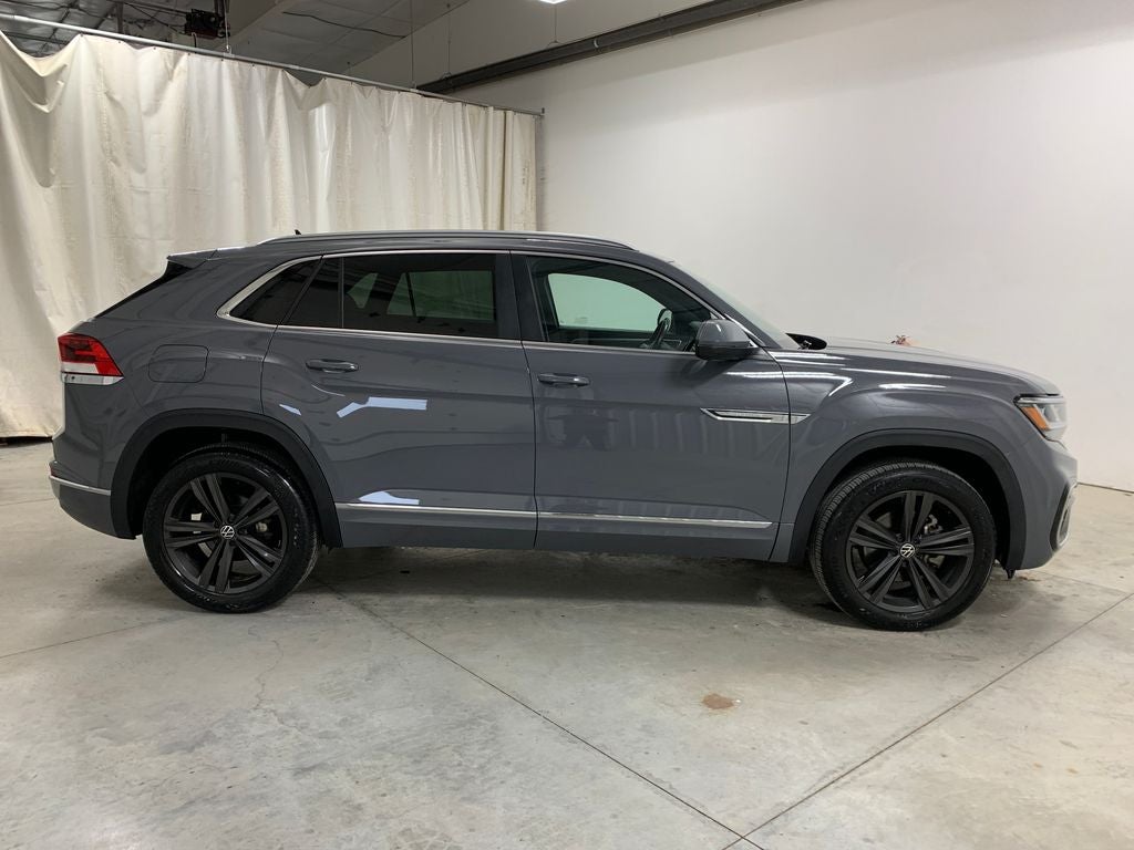 2022 Volkswagen Atlas Cross Sport 2.0T SEL R-Line