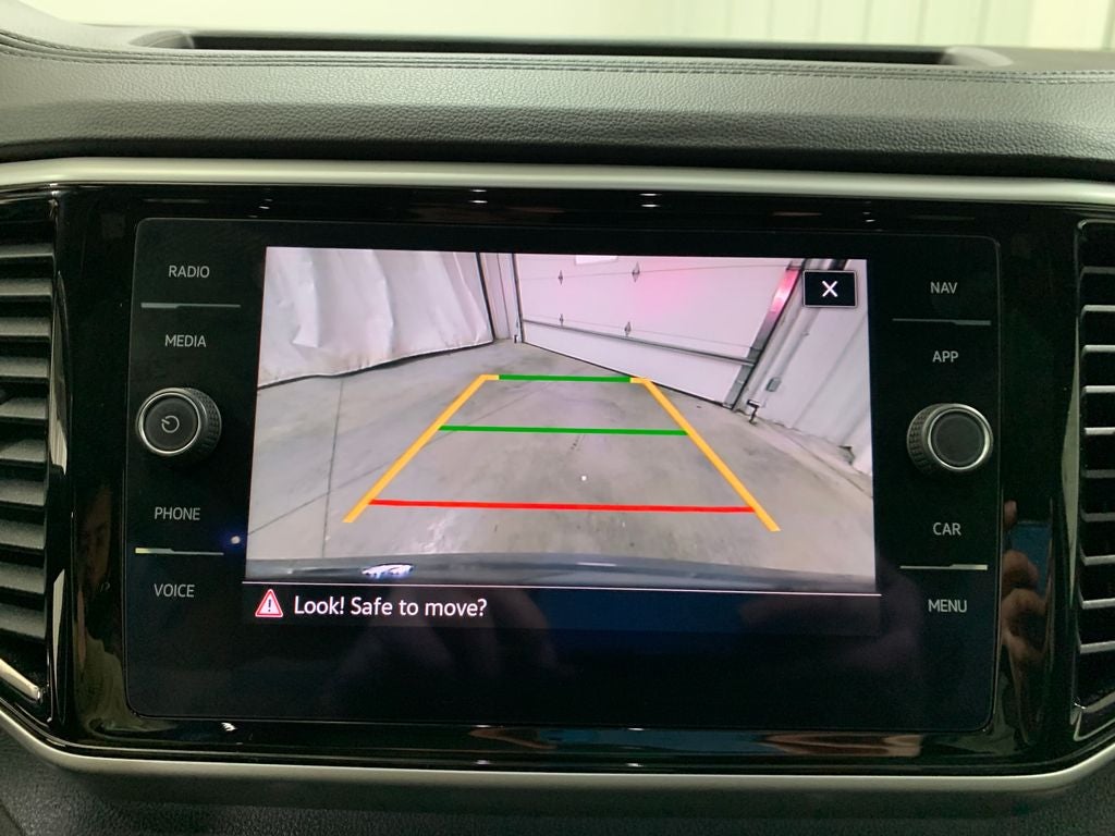 2022 Volkswagen Atlas Cross Sport 2.0T SEL R-Line