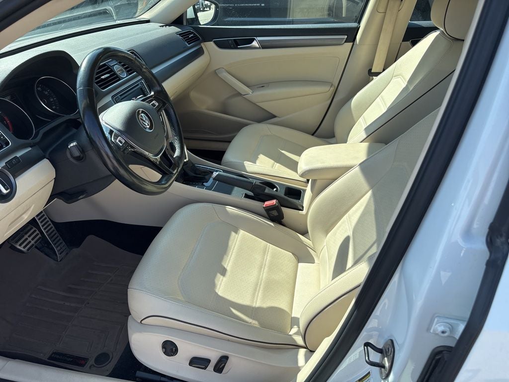 2017 Volkswagen Passat 1.8T R-Line