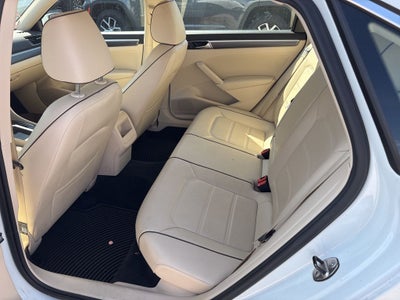 2017 Volkswagen Passat 1.8T R-Line