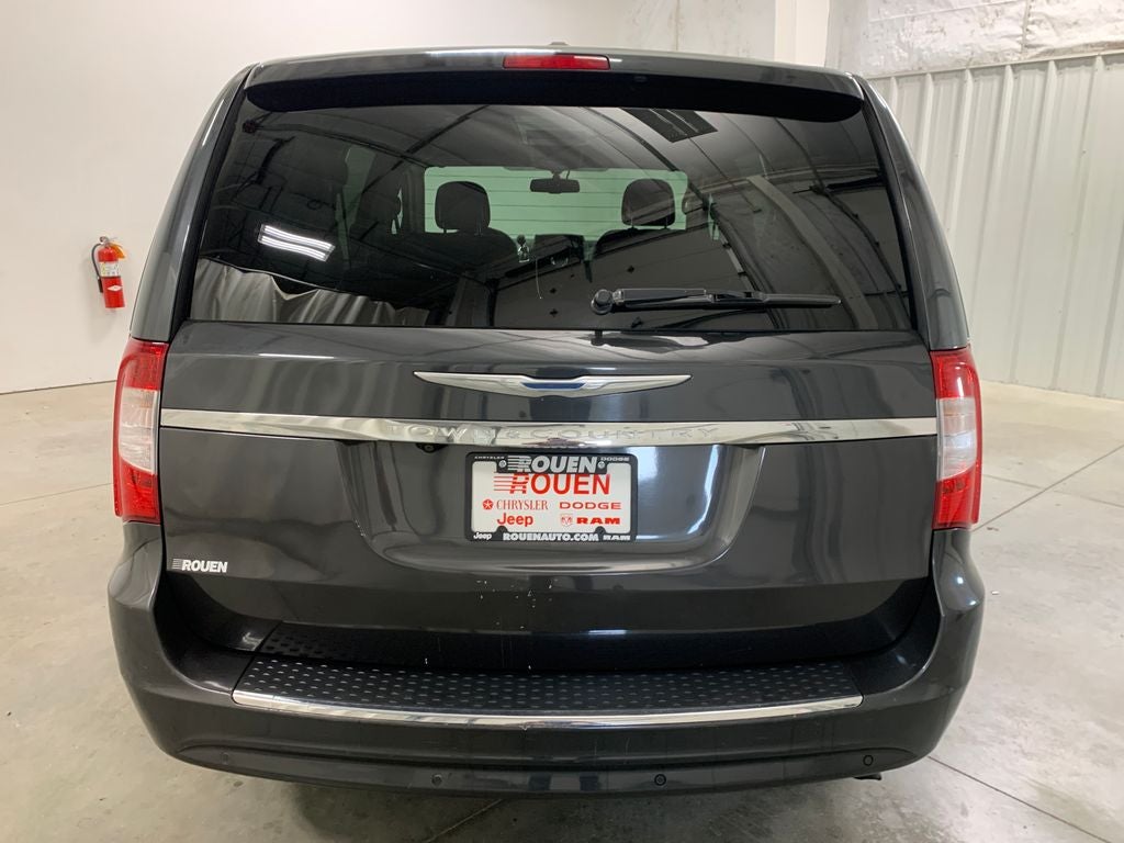 2011 Chrysler Town & Country Touring