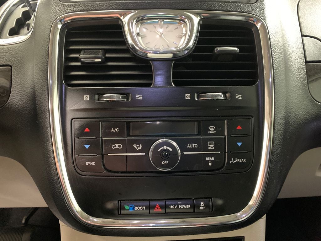 2011 Chrysler Town & Country Touring