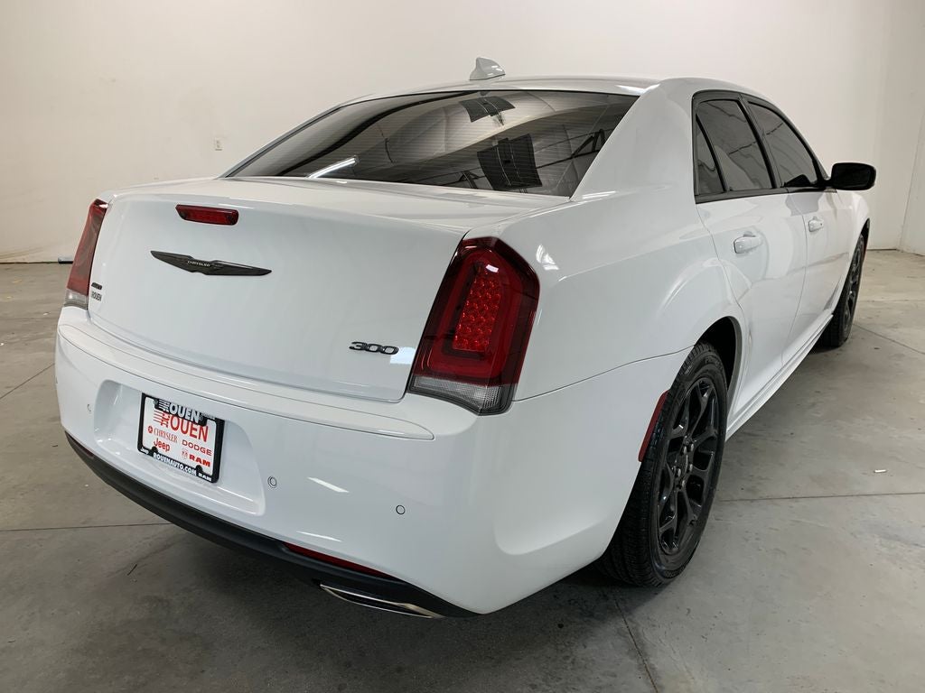 2023 Chrysler 300 Touring