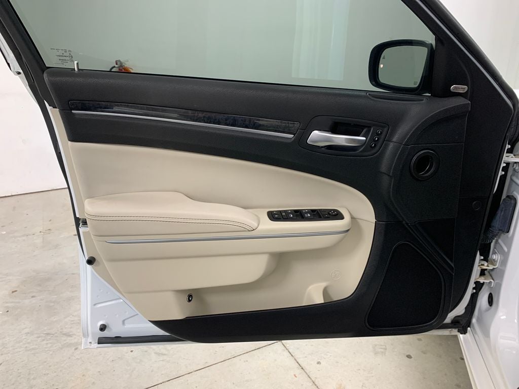 2023 Chrysler 300 Touring