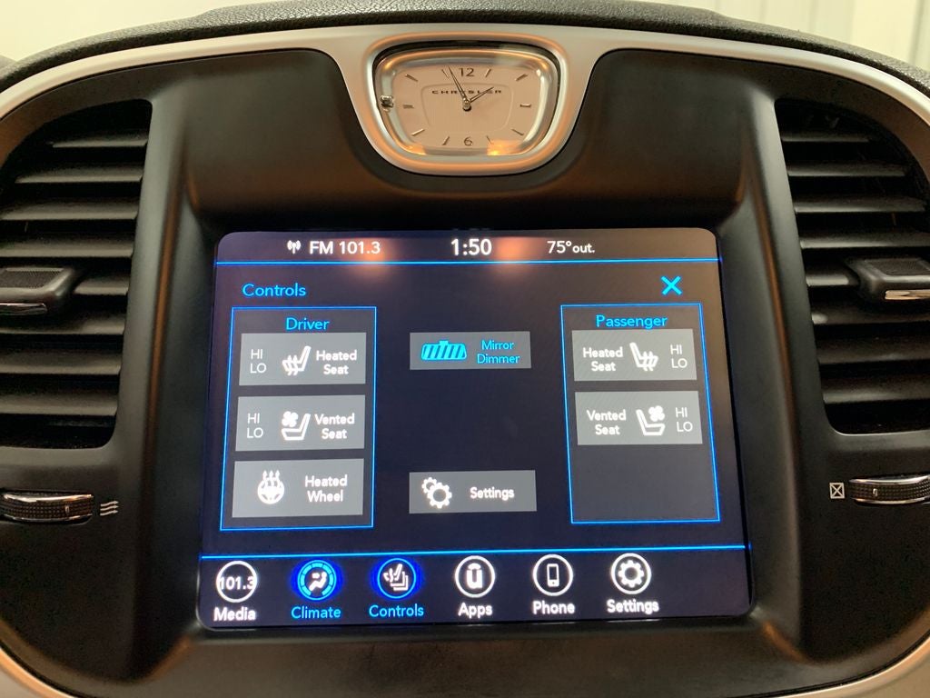 2023 Chrysler 300 Touring