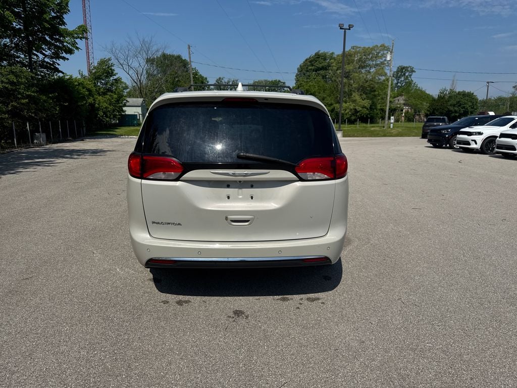2017 Chrysler Pacifica Touring L