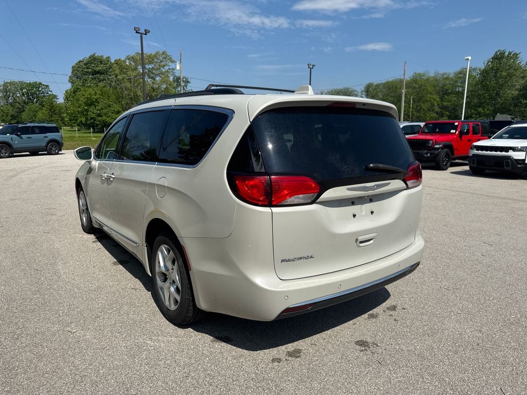 2017 Chrysler Pacifica Touring L