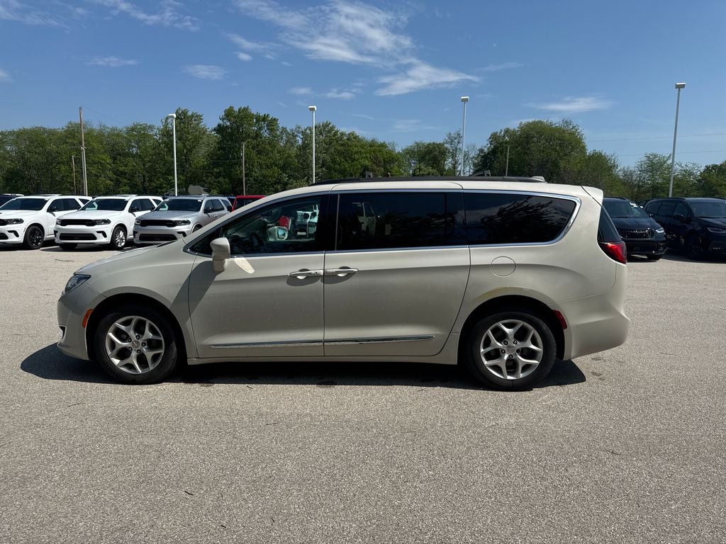2017 Chrysler Pacifica Touring L