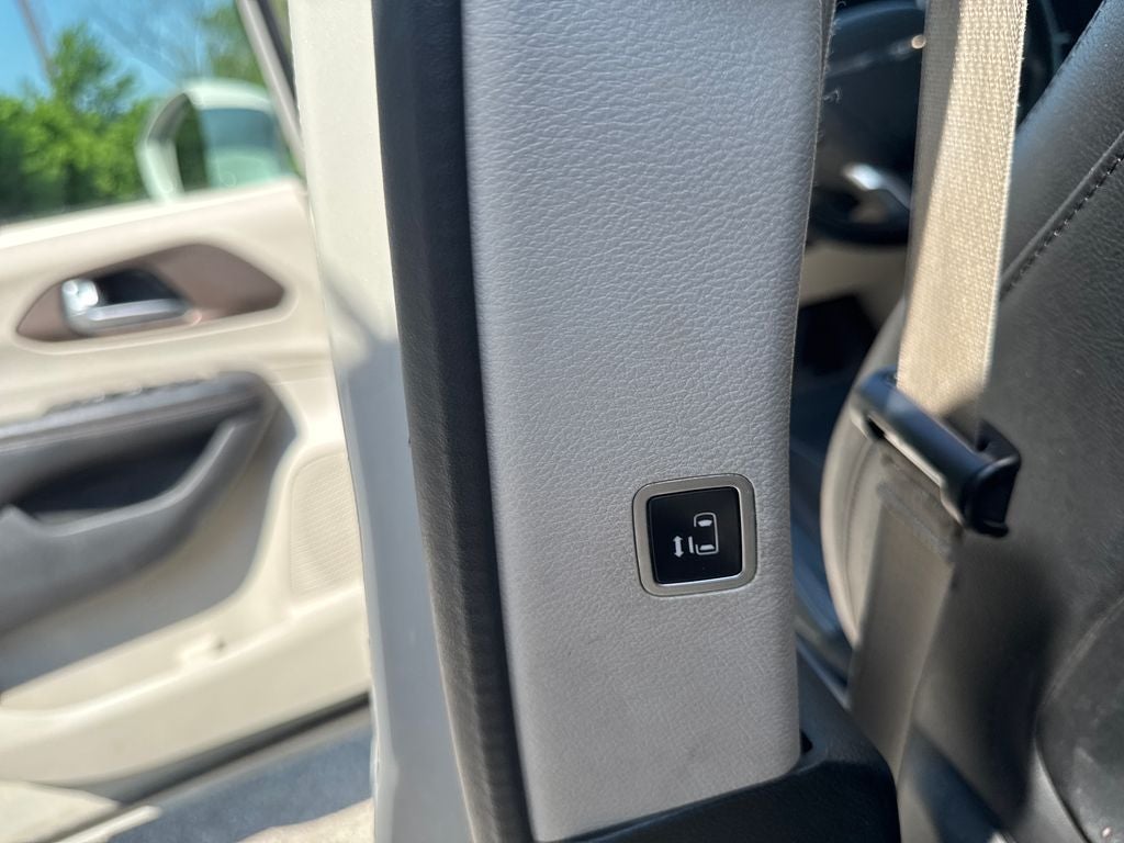 2017 Chrysler Pacifica Touring L