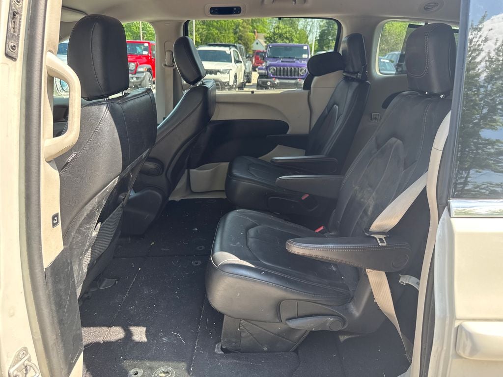 2017 Chrysler Pacifica Touring L