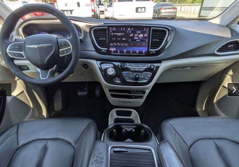 2022 Chrysler Pacifica Touring L