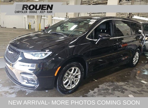 2025 Chrysler Pacifica Select