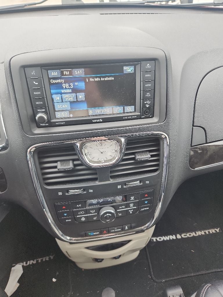 2015 Chrysler Town & Country Touring